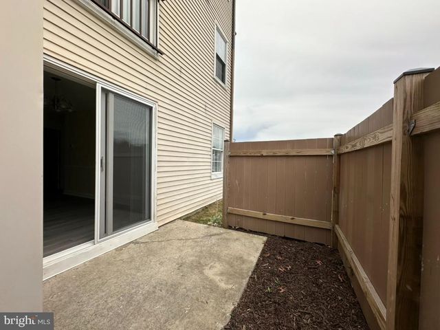 5804-B LANTANA CIR, Frederick, MD 21703