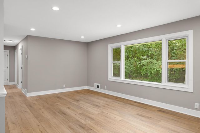 342 Kenmar Circle, Minnetonka, MN 55305