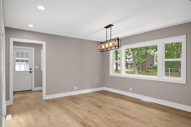 342 Kenmar Circle, Minnetonka, MN 55305