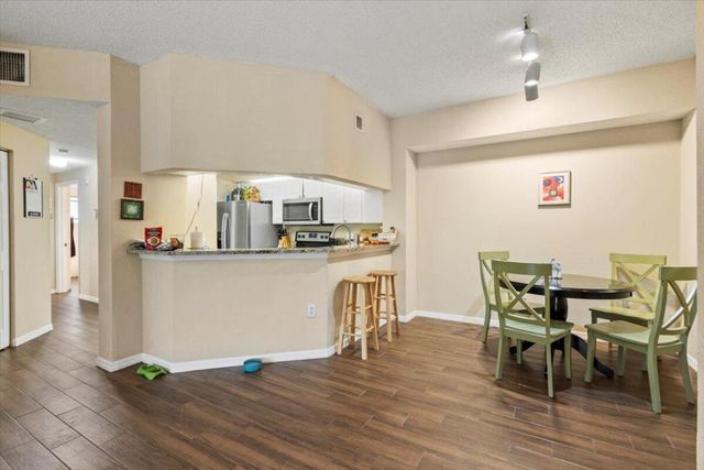 3023 Alcazar Place 201, Palm Beach Gardens, FL 33410