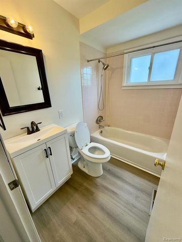 29814 Dover Street, Garden City, MI 48135