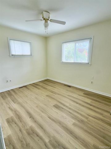 29814 Dover Street, Garden City, MI 48135
