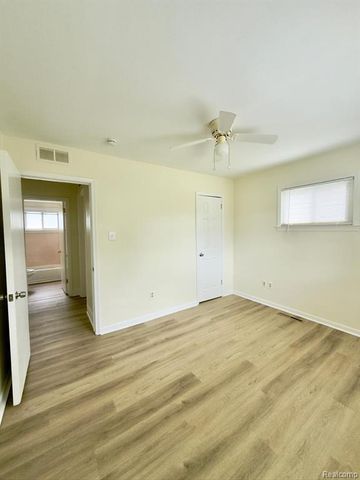 29814 Dover Street, Garden City, MI 48135