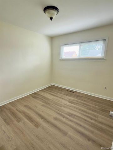 29814 Dover Street, Garden City, MI 48135
