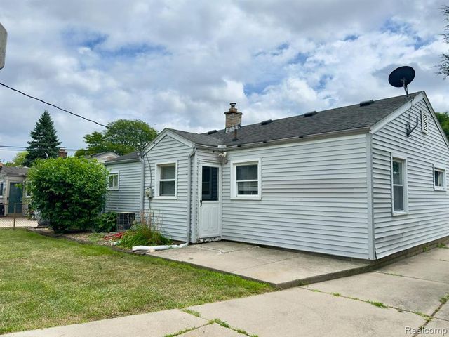 29814 Dover Street, Garden City, MI 48135