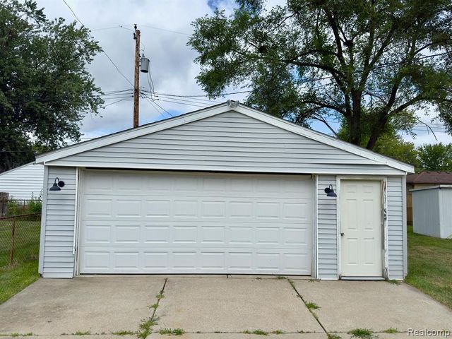 29814 Dover Street, Garden City, MI 48135