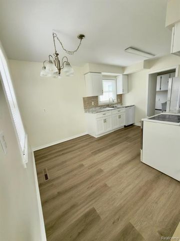 29814 Dover Street, Garden City, MI 48135