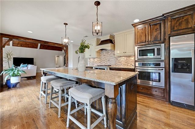 11260 W 155TH Terrace, Overland Park, KS 66221