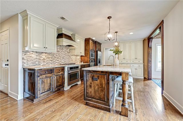 11260 W 155TH Terrace, Overland Park, KS 66221