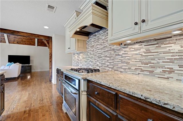 11260 W 155TH Terrace, Overland Park, KS 66221