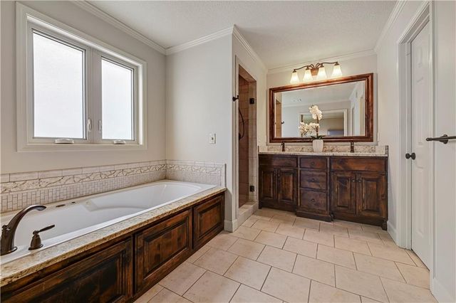 11260 W 155TH Terrace, Overland Park, KS 66221