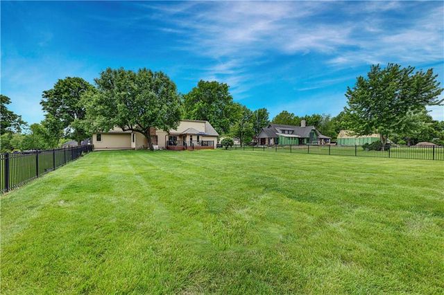11260 W 155TH Terrace, Overland Park, KS 66221
