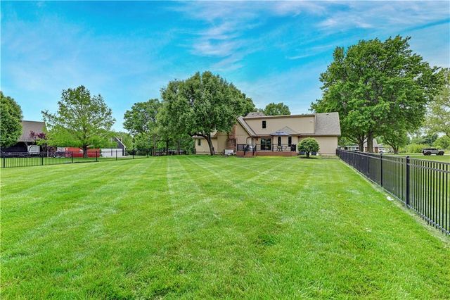 11260 W 155TH Terrace, Overland Park, KS 66221