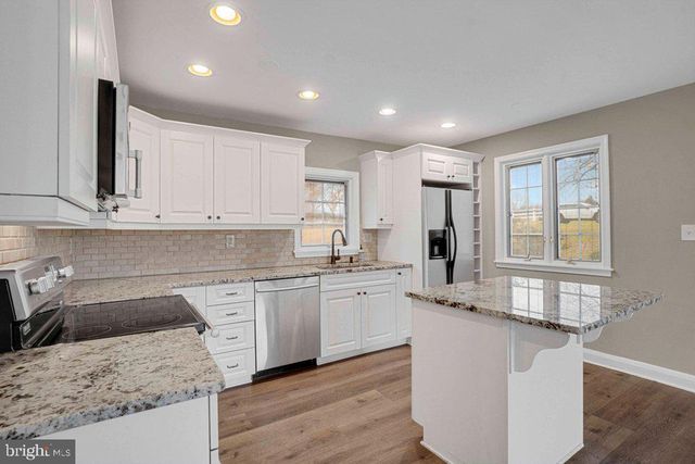 3839 BLENHEIM RD, Phoenix, MD 21131