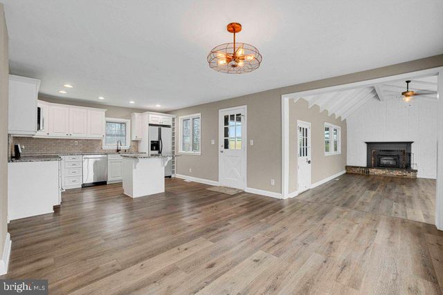 3839 BLENHEIM RD, Phoenix, MD 21131