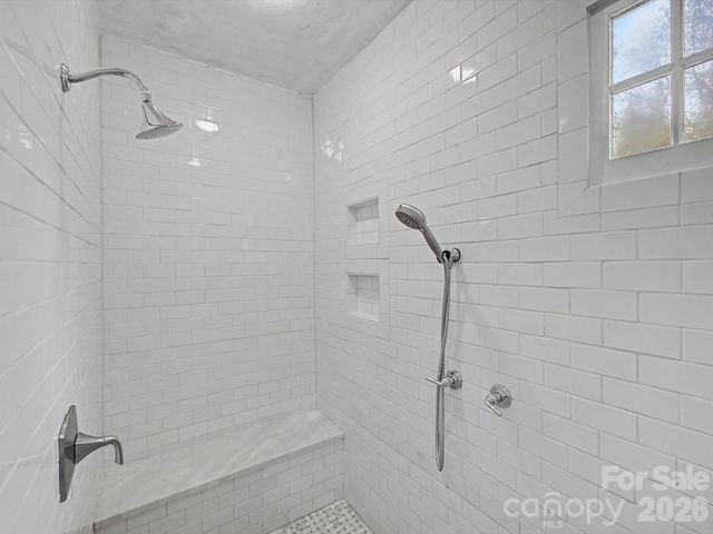 215 Circle Avenue, Charlotte, NC 28207