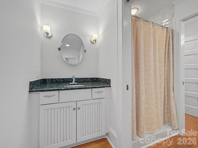 215 Circle Avenue, Charlotte, NC 28207