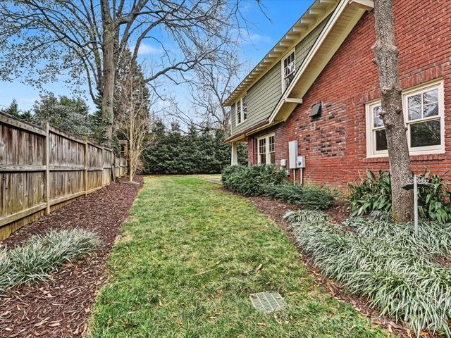 215 Circle Avenue, Charlotte, NC 28207