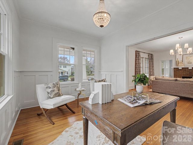 215 Circle Avenue, Charlotte, NC 28207