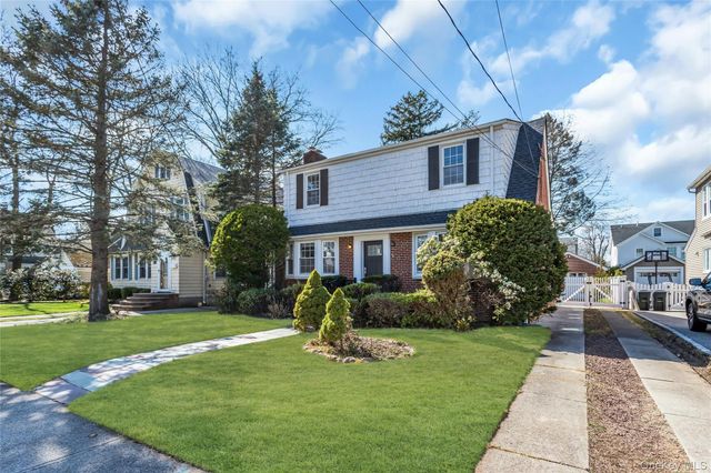 462 Morris Avenue, Rockville Centre, NY 11570