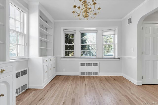 462 Morris Avenue, Rockville Centre, NY 11570