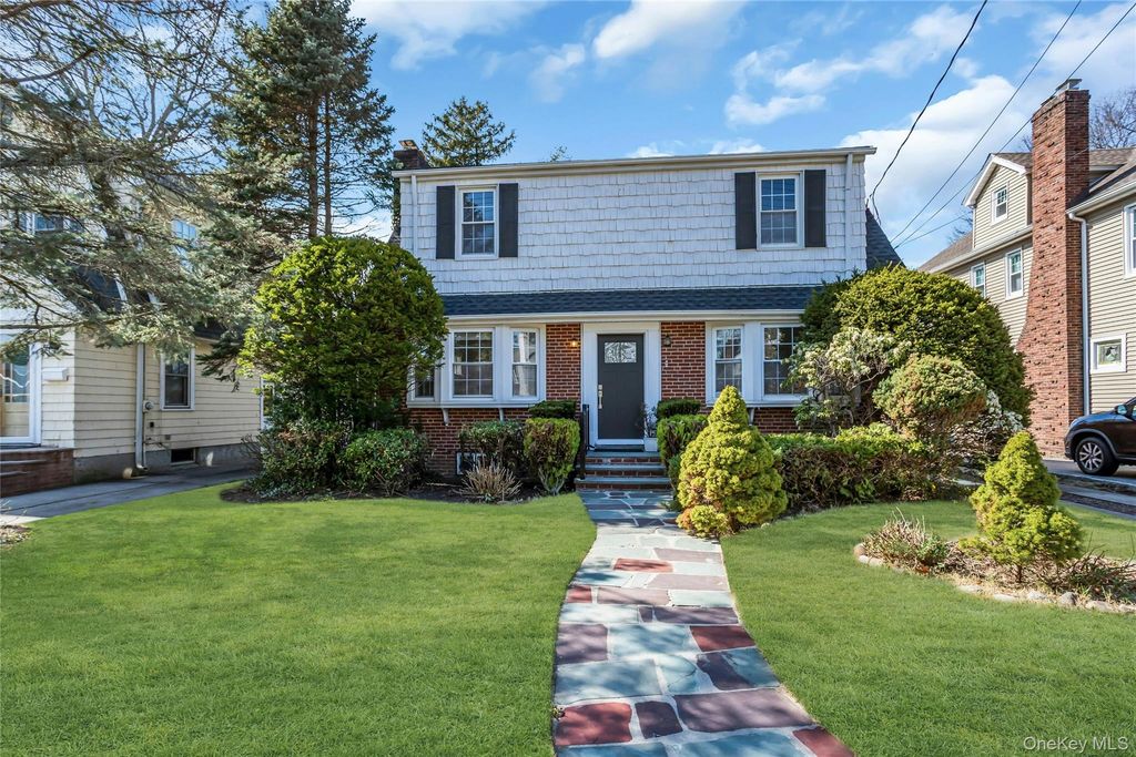 462 Morris Avenue, Rockville Centre, NY 11570