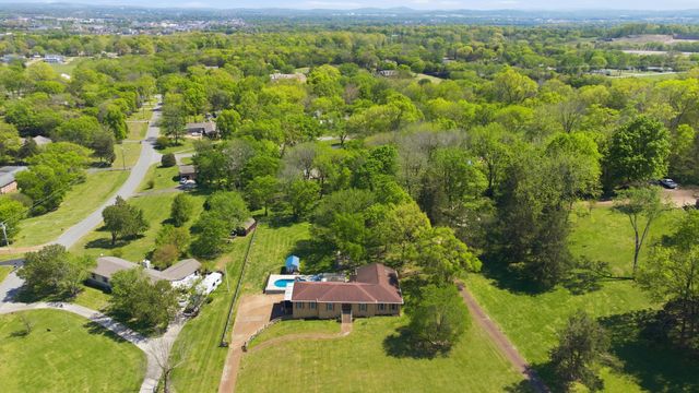 403 Concord Rd, Lebanon, TN 37087