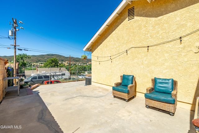 43230 Lookabout Road, Lake Hughes, CA 93532