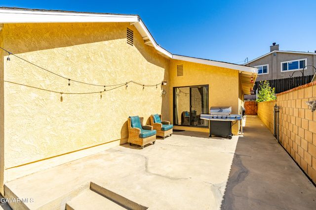 43230 Lookabout Road, Lake Hughes, CA 93532