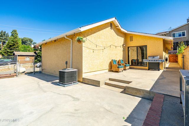 43230 Lookabout Road, Lake Hughes, CA 93532