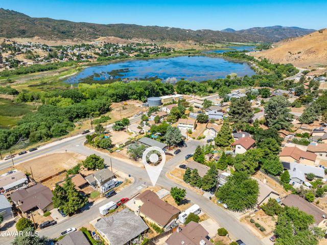 43230 Lookabout Road, Lake Hughes, CA 93532
