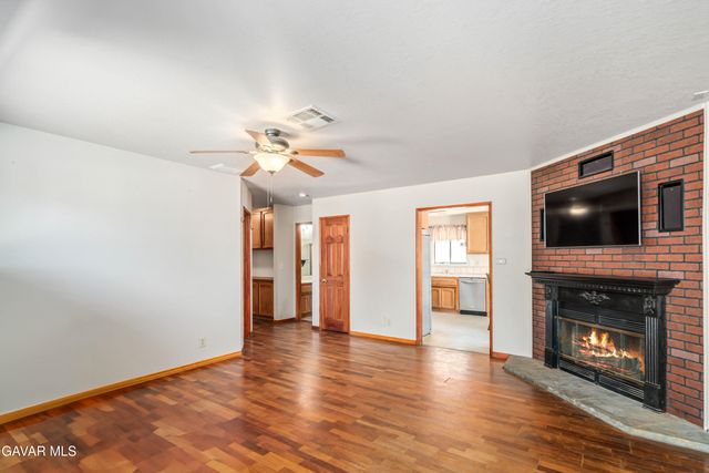 43230 Lookabout Road, Lake Hughes, CA 93532