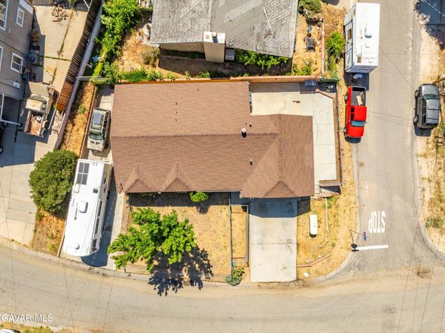 43230 Lookabout Road, Lake Hughes, CA 93532