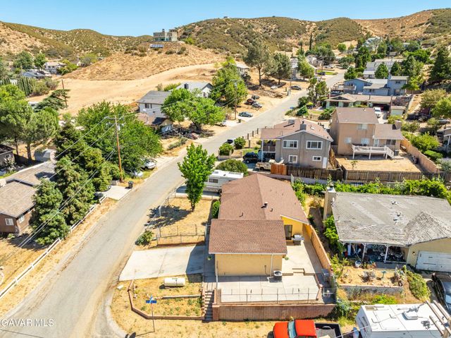 43230 Lookabout Road, Lake Hughes, CA 93532