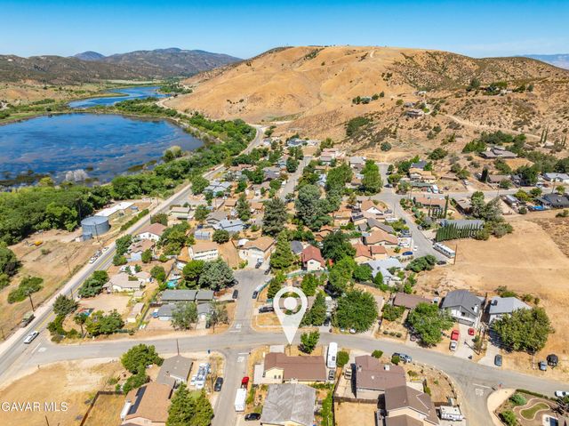 43230 Lookabout Road, Lake Hughes, CA 93532
