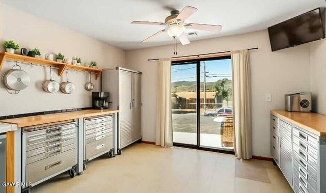 43230 Lookabout Road, Lake Hughes, CA 93532