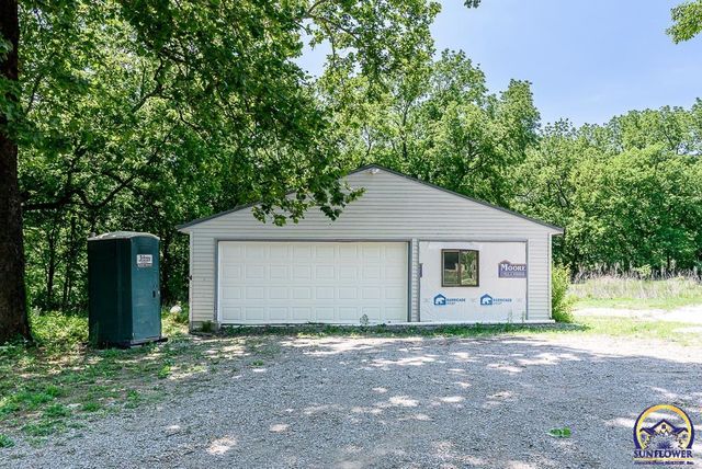 6227 SW 61st St, Topeka, KS 66610