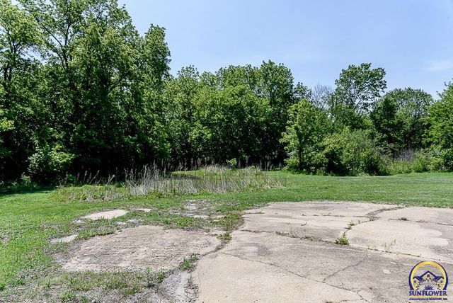 6227 SW 61st St, Topeka, KS 66610