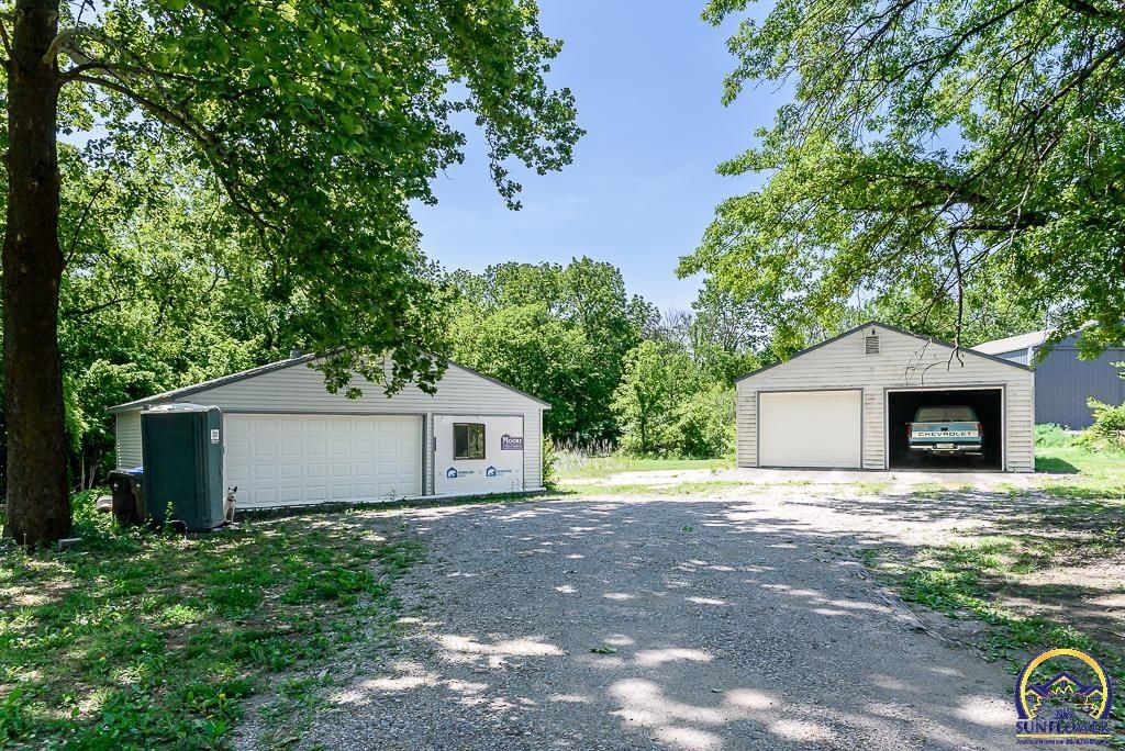 6227 SW 61st St, Topeka, KS 66610