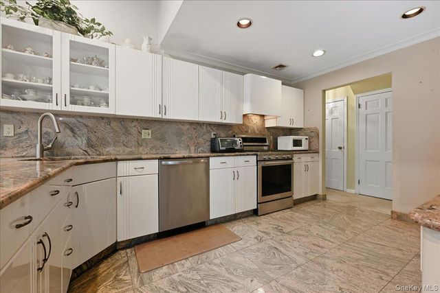 146 Longwood Avenue, Westbury, NY 11590