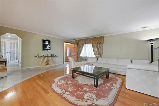 146 Longwood Avenue, Westbury, NY 11590