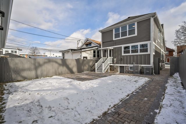 515 Highland Avenue, Oak Park, IL 60304