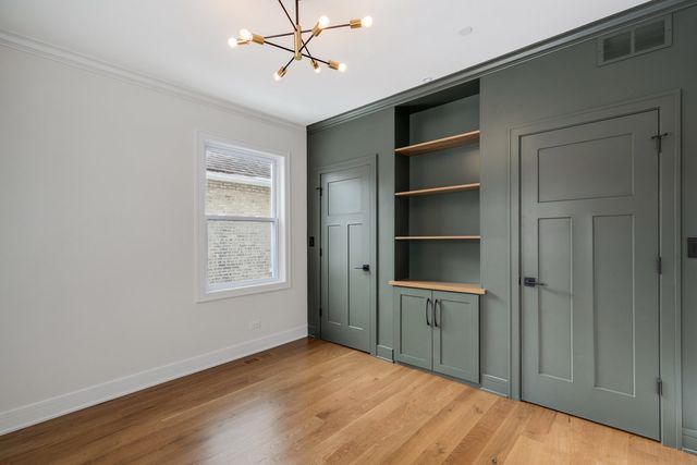 515 Highland Avenue, Oak Park, IL 60304