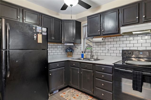 146 Old Lebanon Church Rd, Pleasant Hills, PA 15236