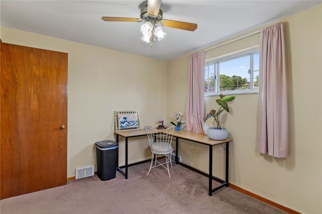 146 Old Lebanon Church Rd, Pleasant Hills, PA 15236