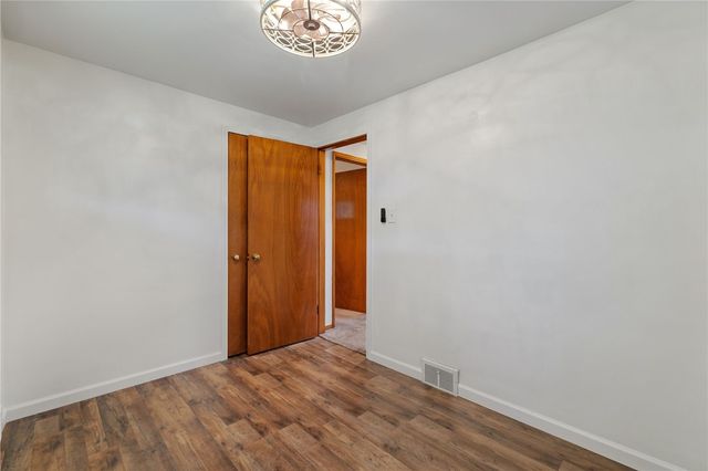 146 Old Lebanon Church Rd, Pleasant Hills, PA 15236