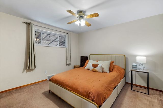 146 Old Lebanon Church Rd, Pleasant Hills, PA 15236