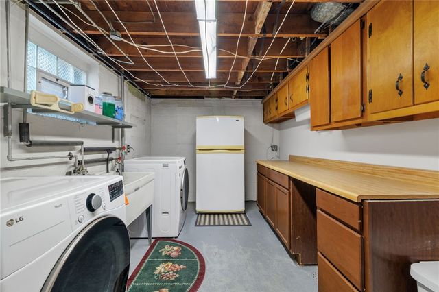 146 Old Lebanon Church Rd, Pleasant Hills, PA 15236