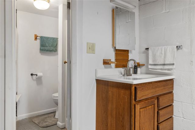 146 Old Lebanon Church Rd, Pleasant Hills, PA 15236