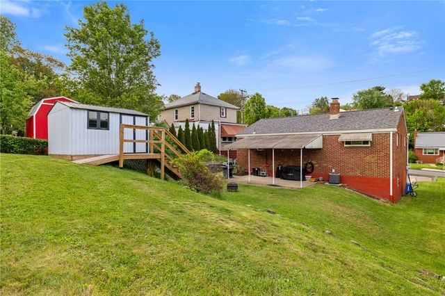 146 Old Lebanon Church Rd, Pleasant Hills, PA 15236